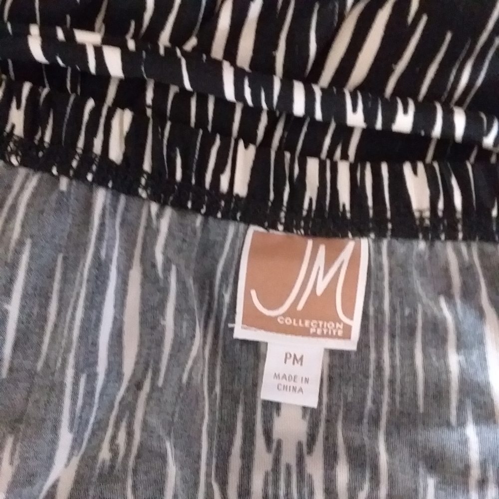 JM Collection Ladies Petite Skirt - Picture 8 of 8